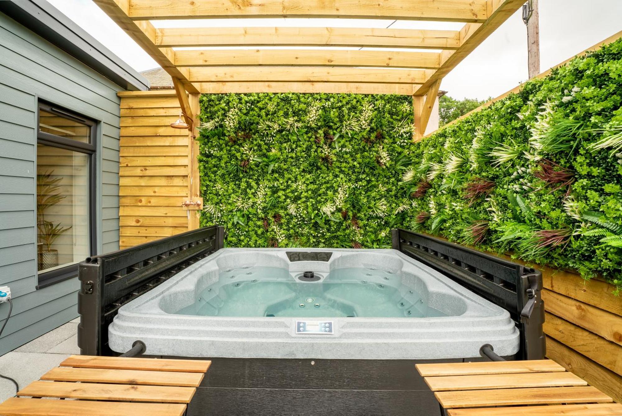 Cottage With Hot Tub Near Knockhill Saline 외부 사진