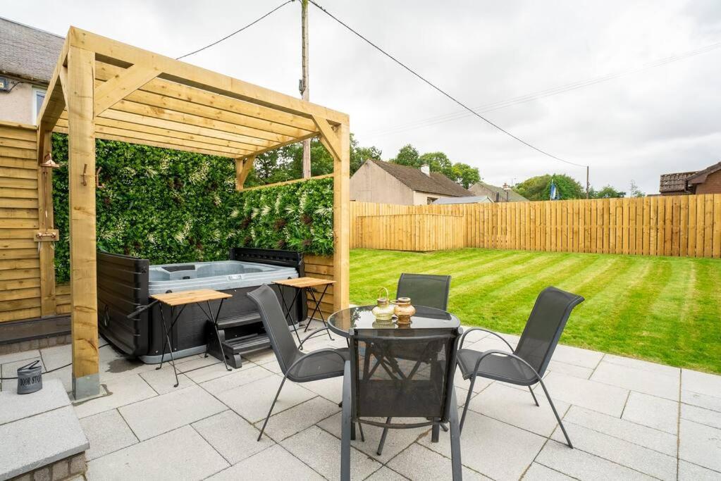 Cottage With Hot Tub Near Knockhill Saline 외부 사진